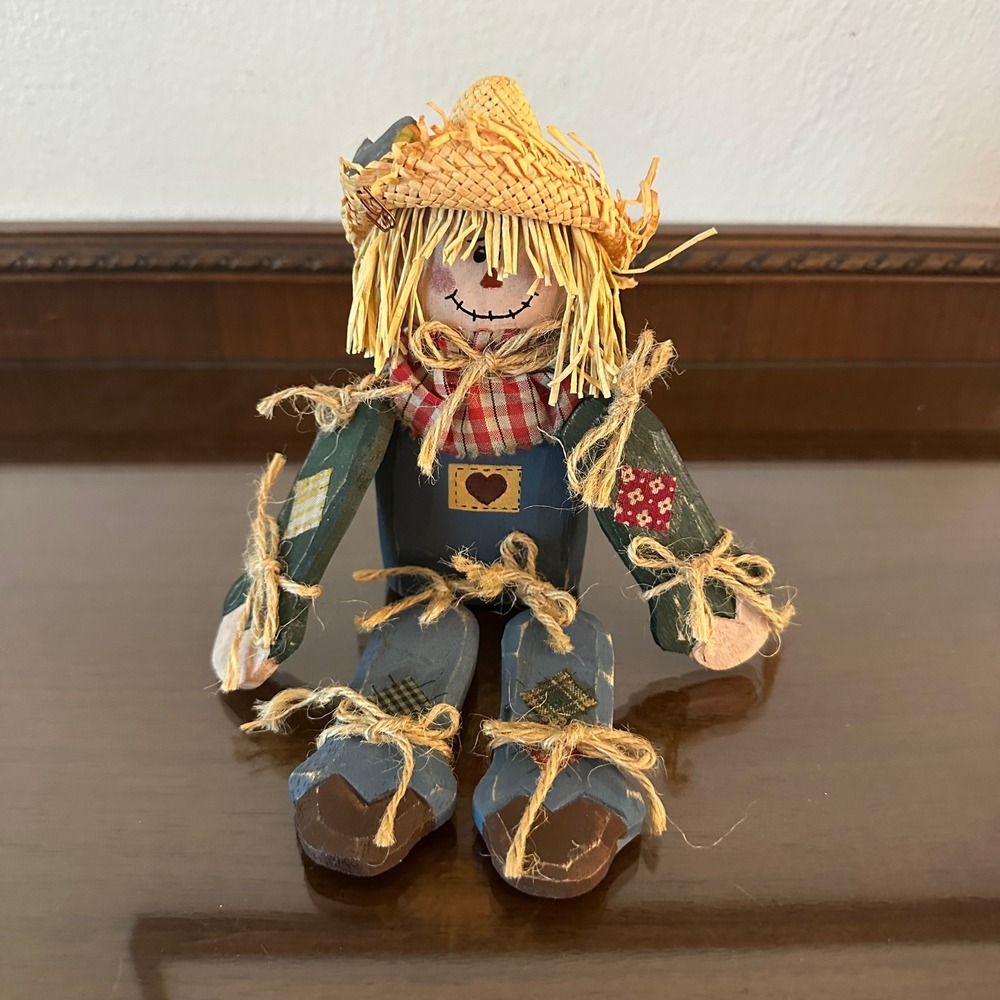 Terry's Village Wooden Scarecrow Shelf Sitter Fall Autumn Decor Hand Painted 10"
